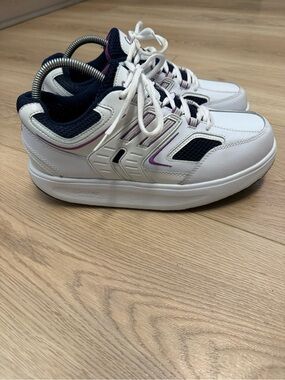 Curves fitness toning sneakers with a distinctive rocker sole design Women’s 10